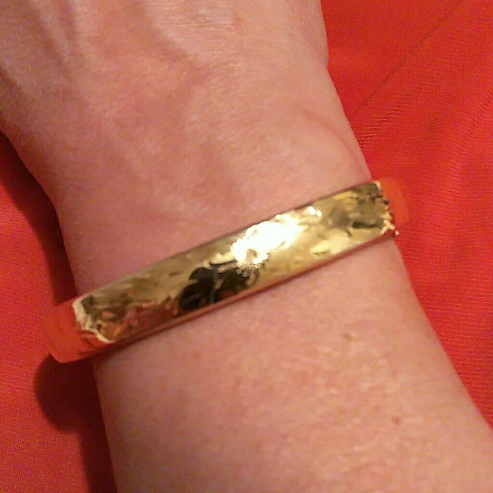 Gold Bangle with details  see pict.3